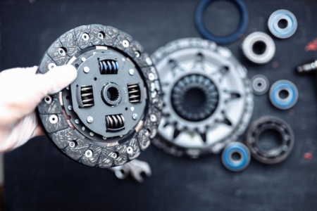 Les pi&egrave;ces d&eacute;tach&eacute;es indispensables pour l'entretien de votre remorque &agrave; Rennes